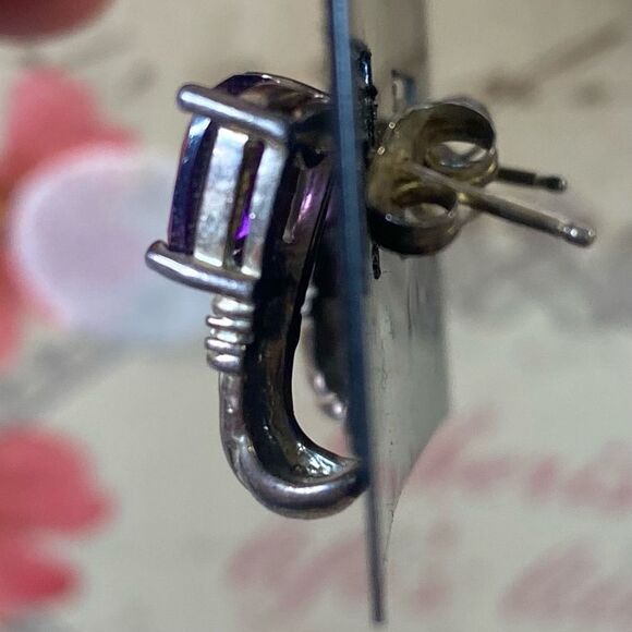 Avon Vintage Sterling Silver 925 Earrings Purple Stones Huggie Style - Picture 2 of 4